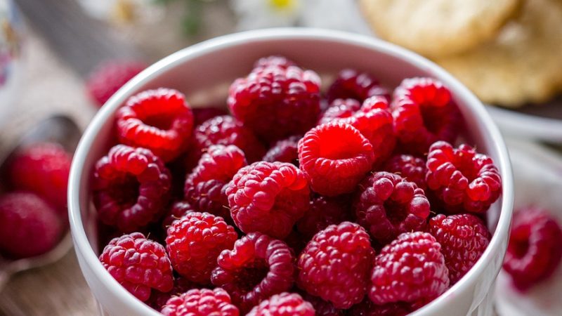 raspberries, fruits, food-2023403.jpg